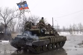 Xe tăng lực lượng dân quân Donetsk sẵn sàng chiến đấu. Ảnh minh họa: Rusvesna.