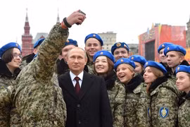 Video: Chụp ảnh selfie với ông Putin