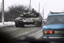 Xe tăng Nga rầm rập tiến vào Ukraine?