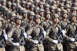 Vì sao Trung Quốc “nhe nanh, múa vuốt”?