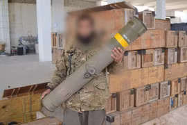 Tên lửa TOW của Mỹ trong tay của các chiến binh Hồi giáo cực đoan Al- Qaeda Syria