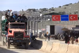 Xe chở chiến binh Hồi giáo cực đoan vượt biên giới Thổ Nhĩ Kỳ,- Syria