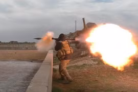 Các tay súng thánh chiến tấn công trên chiến trường tỉnh Idlib. ảnh minh họa Masdar News