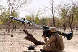 Tổ hợp tên lửa chống tăng tự dẫn Javelin Mỹ