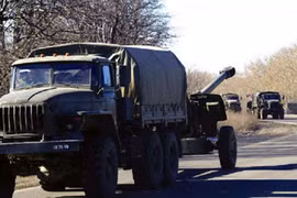Lực lượng đối lập ở miền Đông Ukraine đã bắt đầu rút vũ khí hạng nặng ra khỏi vùng chiến sự. Ảnh: Sputnik