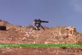 Binh sĩ Syria phục kích bằng ATGM Toophan của Iran