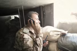 Một sĩ quan chỉ huy quân đội Syria trên chiến trường Jobar - ảnh Masdar