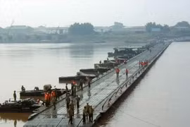 Video:Cận cảnh công binh Việt Nam, Mỹ, Nga triển khai cầu dã chiến