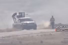Quân đội Syria tiến công trên vùng nông thôn Aleppo - ảnh video minh họa Masdar News