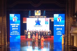 Chủ tịch kiêm tổng Giám đốc Tân Hiệp Phát nhận giải thưởng thương hiệu Quốc gia 2014