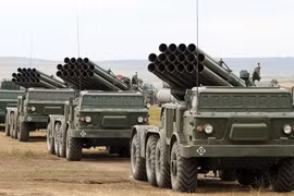 Các tổ hợp pháo phản lực Uragan hạng nặng trong cuộc diễn tập Vostok - 2018. Ảnh minh họa Sputnik