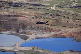 Máy bay trực thăng quân sự Mỹ trên chiến trường al-Hasakah phía đông bắc Syria. Ảnh minh họa: South Front.