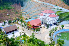 Tính pháp lý về khu biệt thự của gia đình ông Phạm Sỹ Quý sẽ được làm rõ vào chiều nay. Ảnh: Dân Trí.