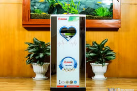Trên tay máy lọc nước RO Sawa SI8009KCT