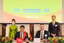 Lễ ký kết thoả thuận cung cấp tài chính giữa Tập đoàn GOAL và hãng hàng không Vietjet. 
