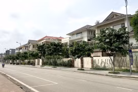 6 lô biệt thự ở vị trí đắc địa tại TP Lào Cai hiện là nơi ở của gia đình bí thư Tỉnh ủy Lào Cai và nhiều lãnh đạo ban ngành của tỉnh. Ảnh Tuổi trẻ