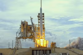 SpaceX vừa làm nên lịch sử: Phóng thành công tàu vận tải tái chế Dragon