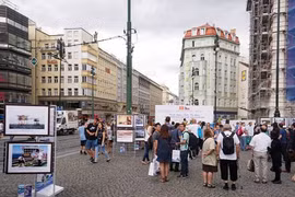  Triển lãm tổ chức trong không gian rộng lớn của quảng trường trung tâm Thủ đô Praha. 