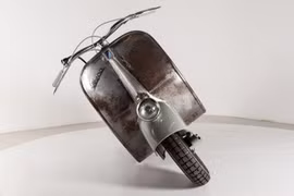 Sau hơn 70 năm phát triển, mới đây danh tính của chiếc Vespa được cho là cổ nhất trên thế giới hiện nay vừa được mang ra bán đấu giá.