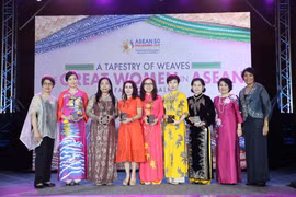Bà Lê Thu Thủy nhận giải thưởng “Doanh nhân nữ tiêu biểu ASEAN"