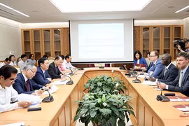Toàn cảnh buổi làm việc.