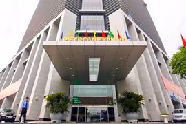 Doanh thu của PetroVietnam 6 tháng đầu năm 2016 đạt hơn 106.279 tỷ đồng, giảm 50.600 tỷ so với cùng kỳ 2015.