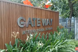 Trường Gateway tự nhận là "trường quốc tế".