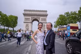 Vợ chồng Thứ trưởng Bộ Tài chính Huỳnh Quang Hải - ca sĩ Đinh Hiền Anh. 