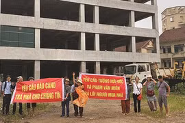 Việc chậm tiến độ nhiều năm và đội giá đã gây bức xúc cao độ cho các CBCS Báo CAND và người mua lại.