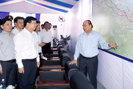 Thủ tướng Nguyễn Xuân Phúc tại Lễ khởi công xây dựng dự án tuyến cao tốc Cam Lộ-La Sơn