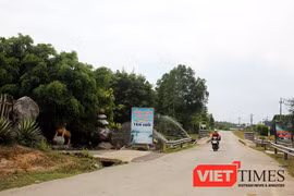 “Bất lực” nhìn du lịch không phép hoạt động ở chân núi Hải Vân?