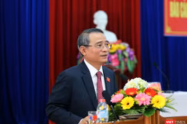 Bí thư Thành ủy Đà Nẵng Trương Quang Nghĩa chia sẻ với cử tri quận Hải Châu tại buổi tiếp xúc cử tri của Đoàn đại biểu Quốc hội TP Đà Nẵng diễn ra sáng 13/12.