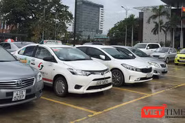 Sở Giao thông vận tải Đà Nẵng vừa cho biết, trong thời gian chờ xây dựng các bãi đỗ xe tập trung có quy mô lớn, trước mắt Đà Nẵng sẽ triển khai trông giữ xe có thu phí tại 6 điểm trên đia bàn