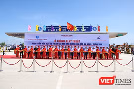 Sáng 2/8, Bộ GTVT và Tổng công ty Đầu tư phát triển đường cao tốc Việt Nam (VEC) chính thức tổ chức thông xe kỹ thuật và đưa vào khai thác tạm đoạn tuyến Túy Loan (Đà Nẵng)-Tam Kỳ (Quảng Nam) thuộc Dự án xây dựng đường cao tốc Đà Nẵng-Quảng Ngãi.