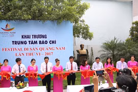 Sáng 7/6, Ban Tổ chức Fetival Di sản Quảng Nam lần thứ VI năm 2017 đã khai trương hai Trung tâm Báo chí phục vụ sự kiện tại trụ sở Hội Nhà báo tỉnh Quảng Nam (số 11 Hùng Vương, Tam Kỳ) và tại Trung tâm Quản lý Bảo tồn Di sản Văn hóa Hội An (10B Trần Hưng 