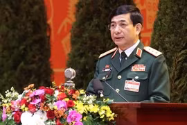Thượng tướng Phan Văn Giang, Ủy viên Trung ương Đảng, Ủy viên Thường vụ Quân ủy Trung ương, Tổng Tham mưu trưởng Quân đội nhân dân Việt Nam, Thứ trưởng Bộ Quốc phòng phát biểu tại Đại hội. 