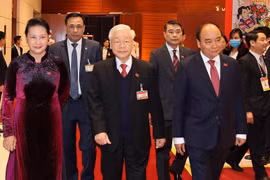 Tổng Bí thư, Chủ tịch nước Nguyễn Phú Trọng cùng Ủy viên Bộ Chính trị, Chủ tịch Quốc hội Nguyễn Thị Kim Ngân và Uỷ viên Bộ Chính trị, Thủ tướng Chính phủ Nguyễn Xuân Phúc đến dự phiên họp trù bị Đại hội XIII của Đảng. 