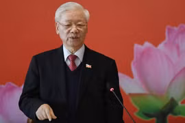 Tổng Bí thư Nguyễn Phú Trọng bày tỏ: "Sắp tới nhiệm vụ rất lớn, nặng nề, khó khăn phức tạp, nguy cơ, nhiều diễn biến phức tạp mà ta hay nói là chưa lường hết được".