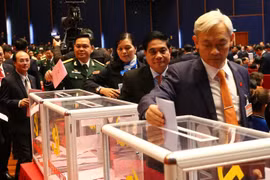 Các đại biểu Đại hội Đảng khoá XIII tiến hành bỏ phiếu bầu Ban chấp hành Trung ương vào chiều ngày 30/1 và kết quả được công bố vào tối muộn cùng ngày.