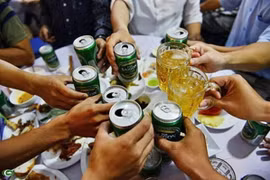 Dự thảo Luật cần kiểm soát sự tiếp cận, từ đó hạn chế người dân tiêu thụ rượu, bia và các chất có cồn.