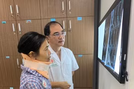 Bệnh nhân N. hồi phục sau khi mổ cắt khối u ở cổ.
