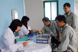 Người dân đi khám sức khỏe phát hiện bệnh sớm