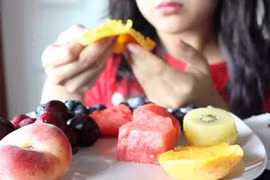 Nếu luôn cảm thấy đói, chắc chắn lối sống của bạn đang mất cân bằng (Ảnh minh họa)