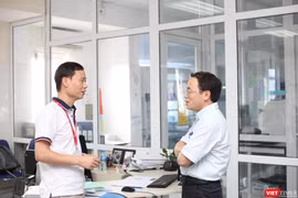 PGS.TS Trần Huy Thịnh và GS. Tạ Thành Văn
