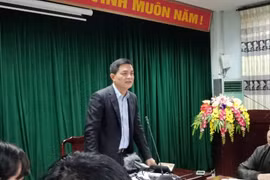 PGS.TS Nguyễn Thanh Phong - Cục trưởng Cục An toàn thực phẩm (Bộ Y tế) chỉ đạo tại buổi họp chiều 19/3