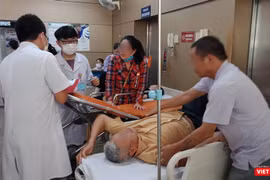 Bệnh nhân cấp cứu tại Bệnh viện Bạch Mai