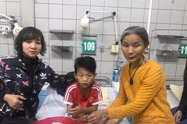 Cháu H. đã tỉnh táo, thoát khỏi tình trạng nguy kịch (Ảnh: BVCC)