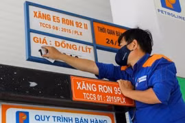 Giá xăng dứt đà tăng