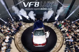 VinFast tái định vị VF8 với phiên bản "thăng hạng đẳng cấp" VF 8 LUX