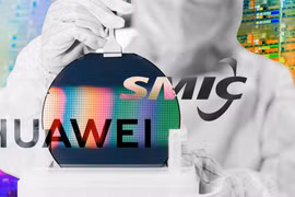 Tham vọng thoát khỏi sự phụ thuộc vào nguồn cung nước ngoài đặt gánh nặng lên Huawei và SMIC (Ảnh: FT)